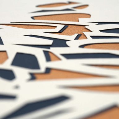 Ausgeschnittene Kalligrafie aus Papier